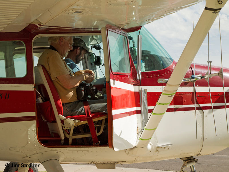 Lynn Rogers and Bud Van Deusen of VanAir prepare for the flight - May 28, 2012