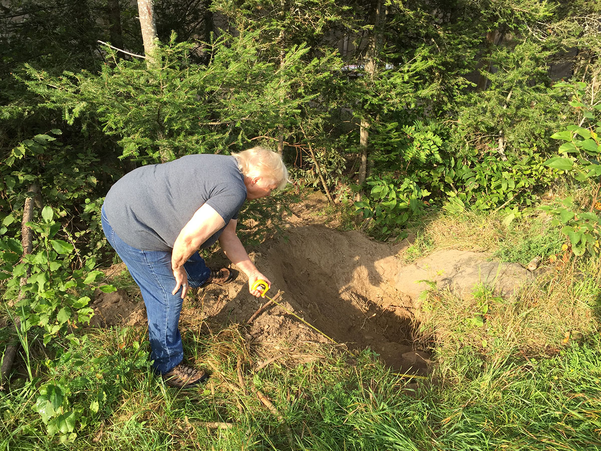 20160903 HollysDugDen